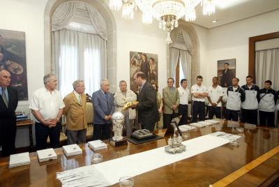 El Muebles Caloto Fútbol asciende a la División de Honor y recibe el homenaje de Diputación Provincial | Deputación de