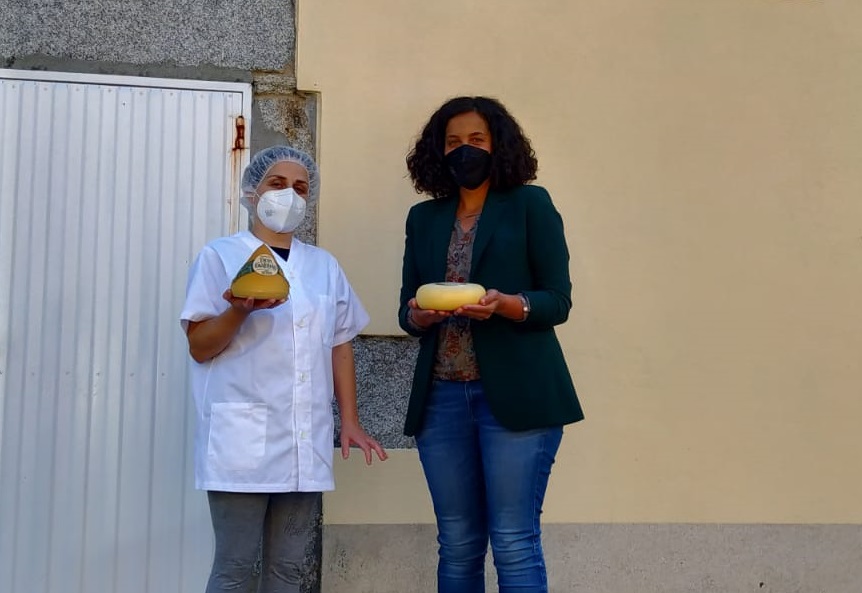 Mónica Freire e Cristina Román, propietaria de Don Gabino.