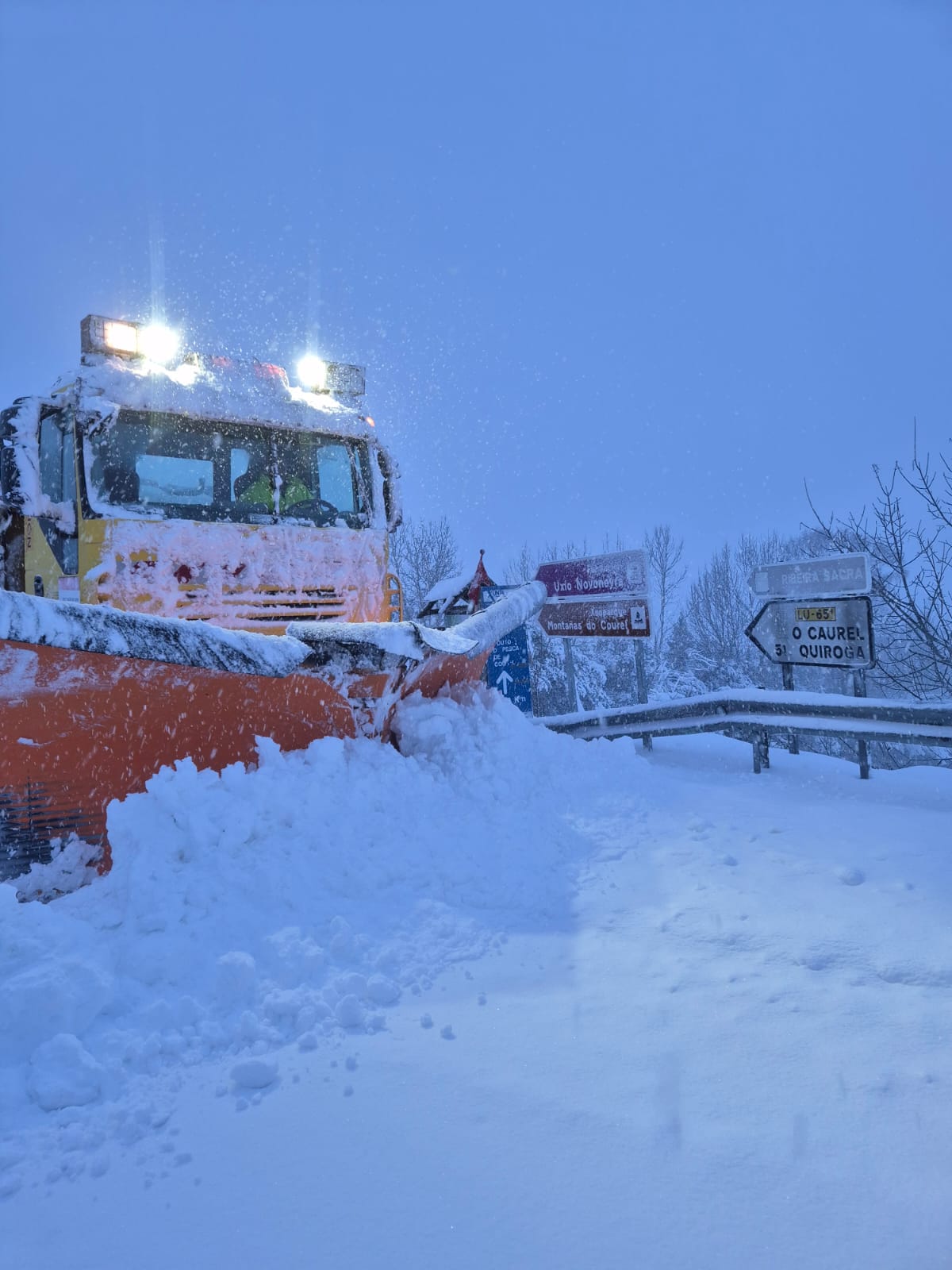 Estrada entre Pedrafita e Seoane
