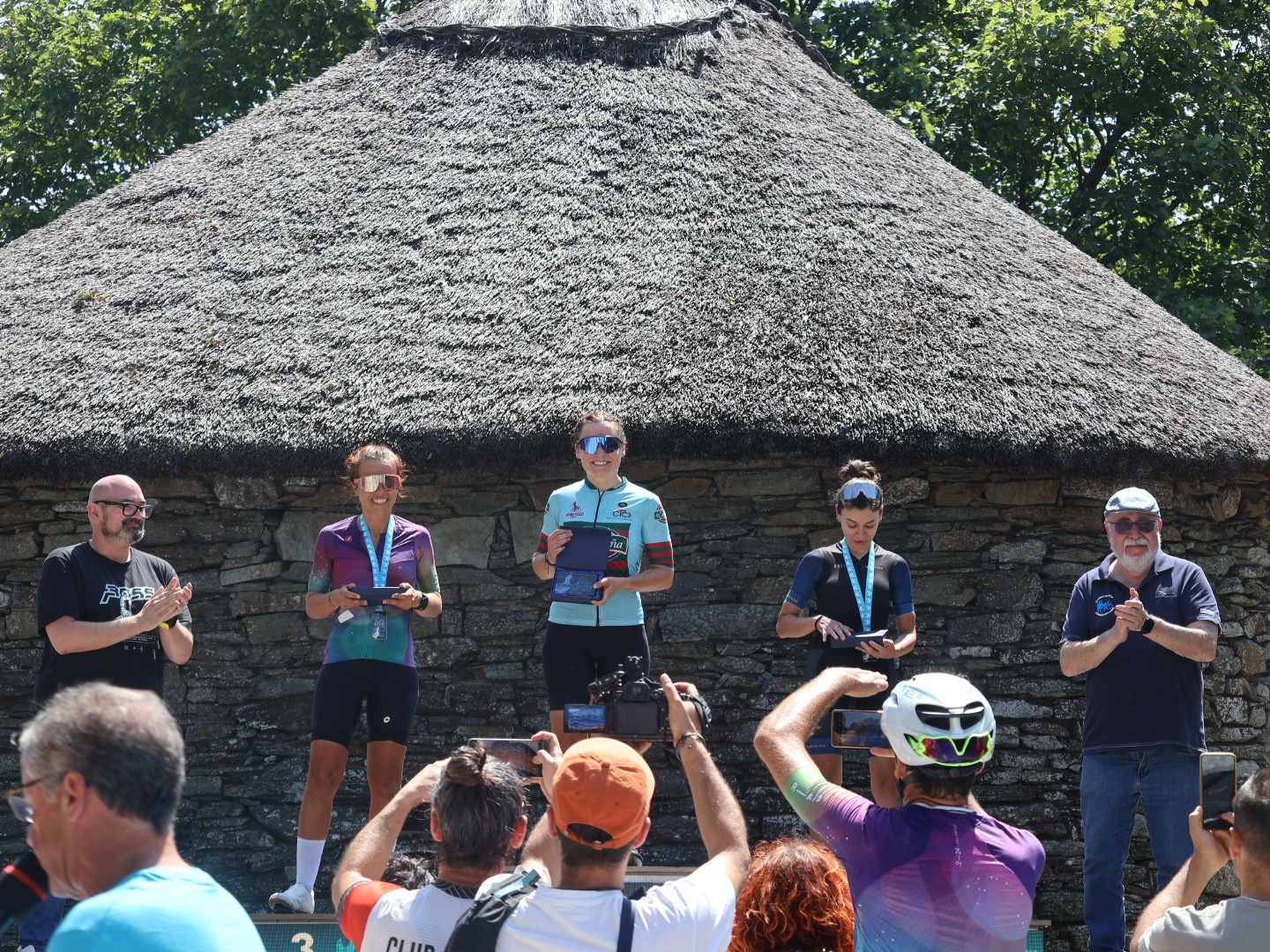 podium fem