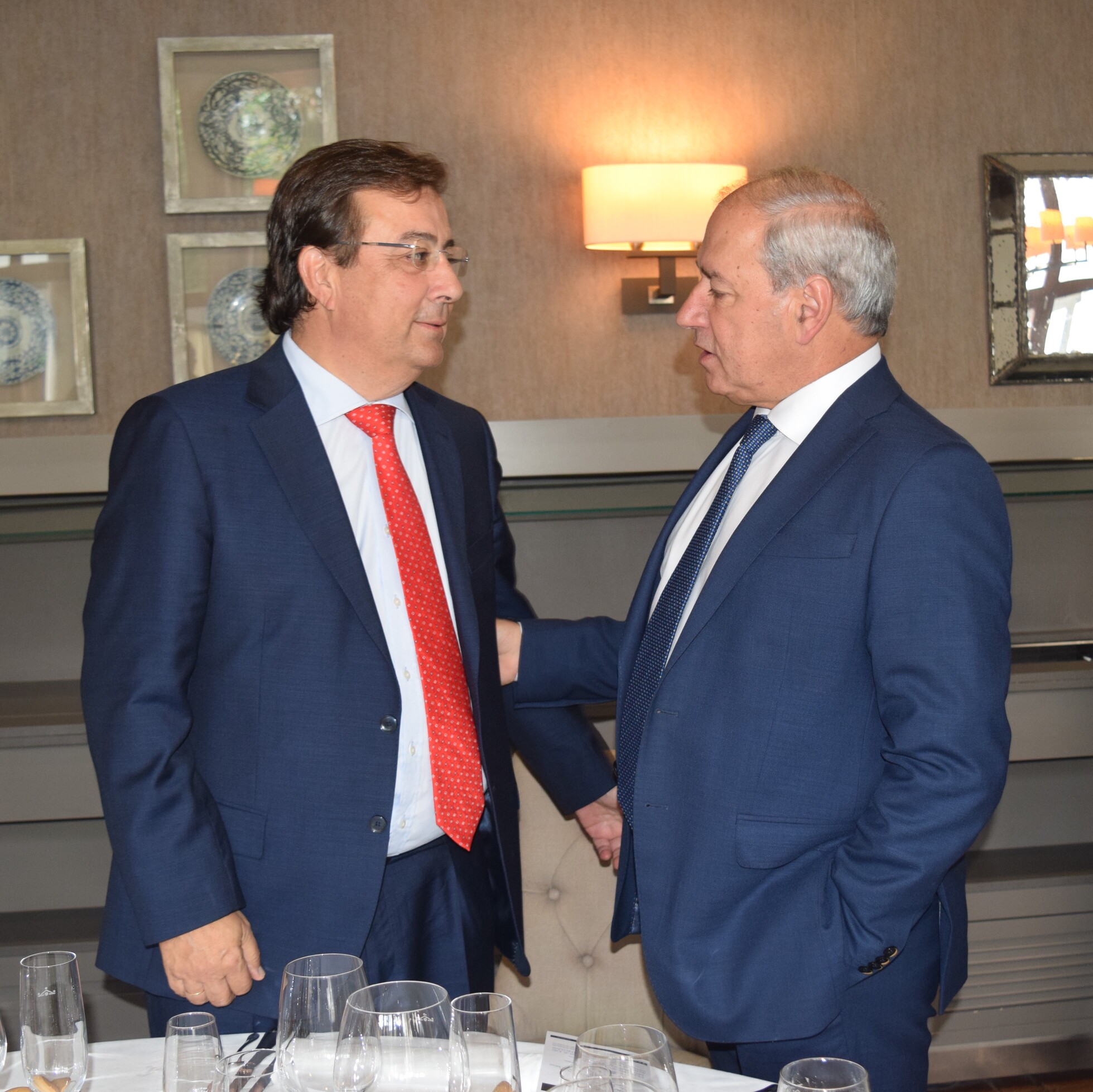 O Presidente da Deputación xunto ao Presidente de Extremadura